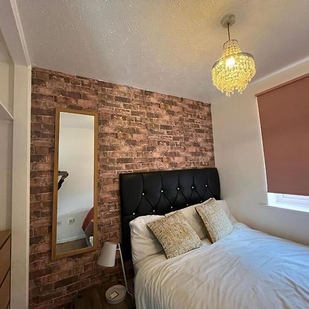 Stunning 1 Bedroom Apartment In Dagenham Luaran gambar