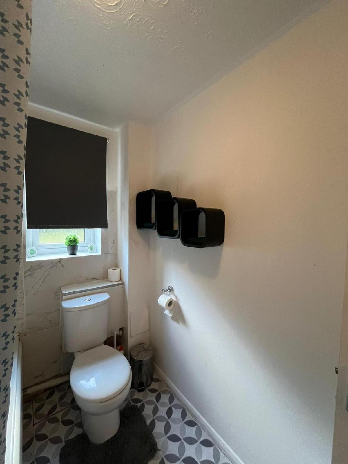 Stunning 1 Bedroom Apartment In Dagenham Luaran gambar